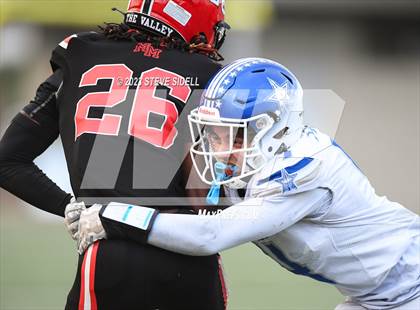Thumbnail 2 in Mount Miguel vs. Chula Vista (CIF SD D4 Championship) photogallery.