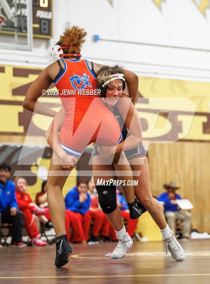 Thumbnail 3 in Faith Lutheran vs. Valley photogallery.