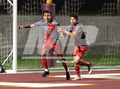 Thumbnail 3 in Lee [Robert E.] vs Lake Travis (UIL 6A Region 4 Final) photogallery.
