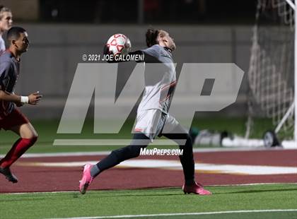 Thumbnail 3 in Lee [Robert E.] vs Lake Travis (UIL 6A Region 4 Final) photogallery.