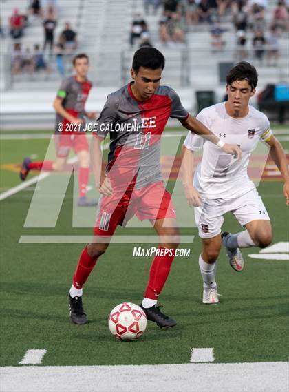 Thumbnail 1 in Lee [Robert E.] vs Lake Travis (UIL 6A Region 4 Final) photogallery.