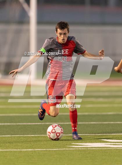 Thumbnail 1 in Lee [Robert E.] vs Lake Travis (UIL 6A Region 4 Final) photogallery.