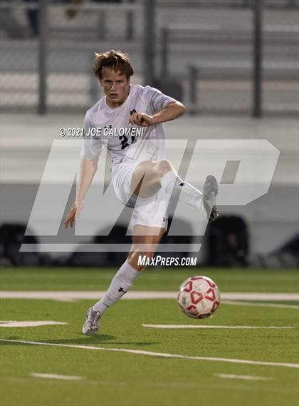 Thumbnail 2 in Lee [Robert E.] vs Lake Travis (UIL 6A Region 4 Final) photogallery.