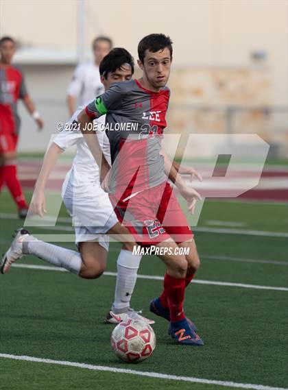 Thumbnail 2 in Lee [Robert E.] vs Lake Travis (UIL 6A Region 4 Final) photogallery.
