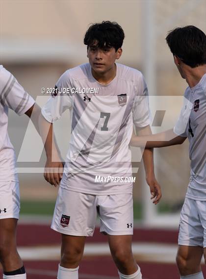 Thumbnail 3 in Lee [Robert E.] vs Lake Travis (UIL 6A Region 4 Final) photogallery.