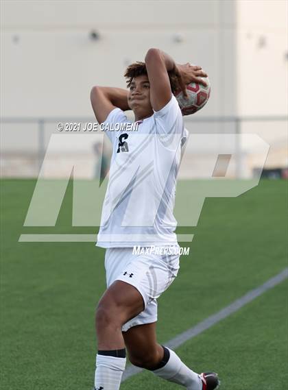 Thumbnail 1 in Lee [Robert E.] vs Lake Travis (UIL 6A Region 4 Final) photogallery.