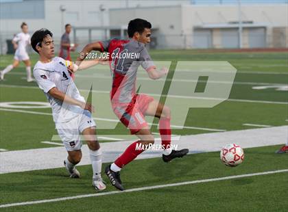 Thumbnail 3 in Lee [Robert E.] vs Lake Travis (UIL 6A Region 4 Final) photogallery.