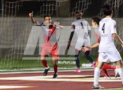 Thumbnail 1 in Lee [Robert E.] vs Lake Travis (UIL 6A Region 4 Final) photogallery.