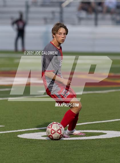 Thumbnail 3 in Lee [Robert E.] vs Lake Travis (UIL 6A Region 4 Final) photogallery.