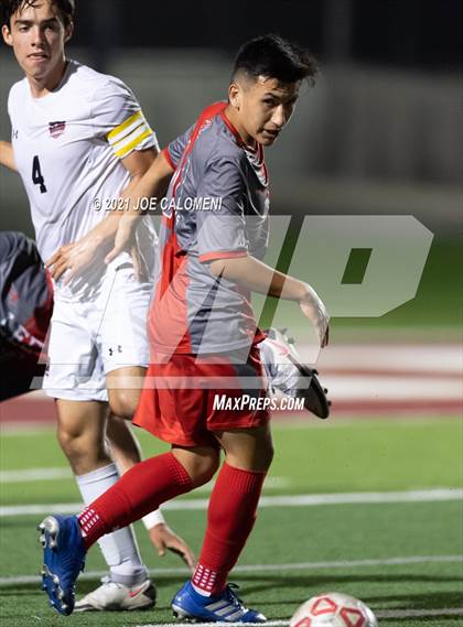 Thumbnail 3 in Lee [Robert E.] vs Lake Travis (UIL 6A Region 4 Final) photogallery.