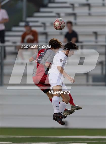 Thumbnail 1 in Lee [Robert E.] vs Lake Travis (UIL 6A Region 4 Final) photogallery.