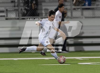 Thumbnail 1 in Lee [Robert E.] vs Lake Travis (UIL 6A Region 4 Final) photogallery.