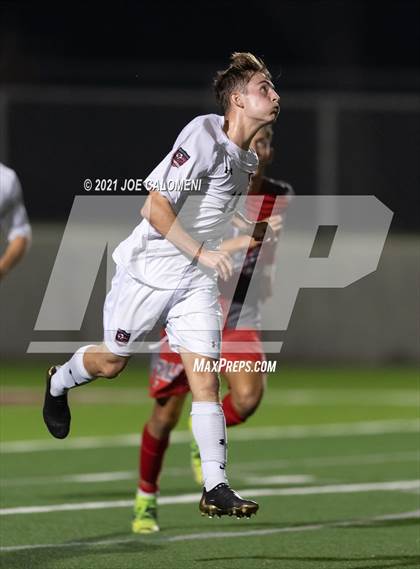 Thumbnail 3 in Lee [Robert E.] vs Lake Travis (UIL 6A Region 4 Final) photogallery.