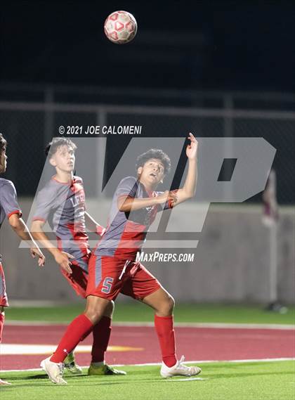 Thumbnail 1 in Lee [Robert E.] vs Lake Travis (UIL 6A Region 4 Final) photogallery.