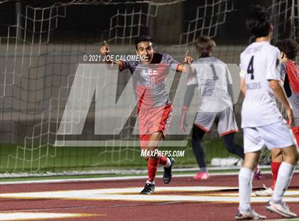 Thumbnail 3 in Lee [Robert E.] vs Lake Travis (UIL 6A Region 4 Final) photogallery.