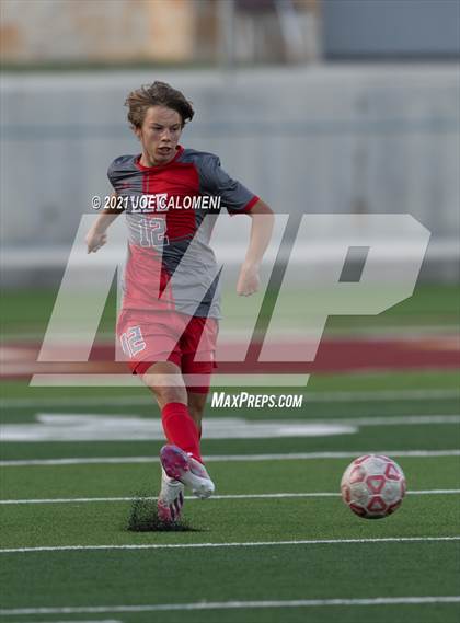 Thumbnail 3 in Lee [Robert E.] vs Lake Travis (UIL 6A Region 4 Final) photogallery.