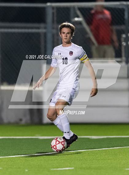 Thumbnail 1 in Lee [Robert E.] vs Lake Travis (UIL 6A Region 4 Final) photogallery.