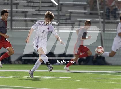 Thumbnail 2 in Lee [Robert E.] vs Lake Travis (UIL 6A Region 4 Final) photogallery.
