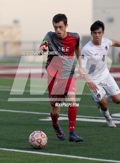 Thumbnail 3 in Lee [Robert E.] vs Lake Travis (UIL 6A Region 4 Final) photogallery.