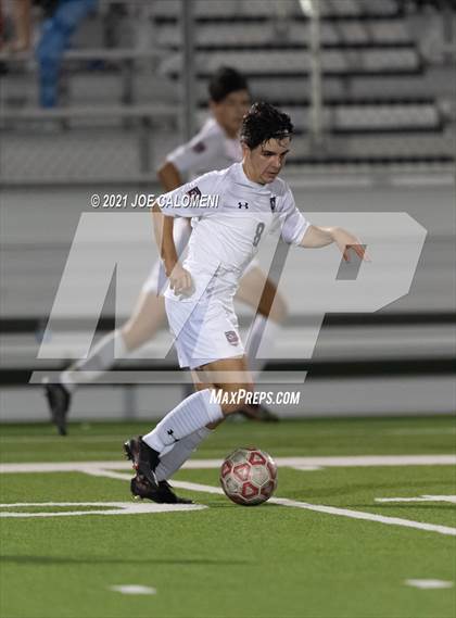 Thumbnail 2 in Lee [Robert E.] vs Lake Travis (UIL 6A Region 4 Final) photogallery.