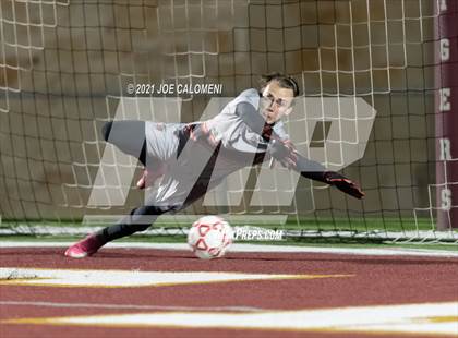Thumbnail 2 in Lee [Robert E.] vs Lake Travis (UIL 6A Region 4 Final) photogallery.