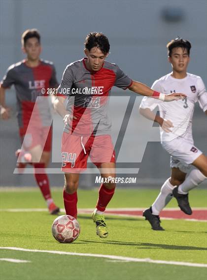 Thumbnail 3 in Lee [Robert E.] vs Lake Travis (UIL 6A Region 4 Final) photogallery.
