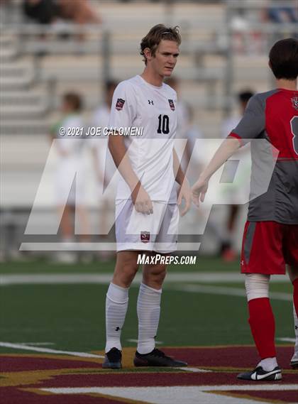 Thumbnail 1 in Lee [Robert E.] vs Lake Travis (UIL 6A Region 4 Final) photogallery.
