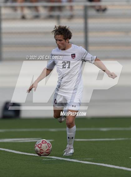 Thumbnail 1 in Lee [Robert E.] vs Lake Travis (UIL 6A Region 4 Final) photogallery.
