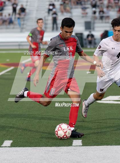 Thumbnail 2 in Lee [Robert E.] vs Lake Travis (UIL 6A Region 4 Final) photogallery.