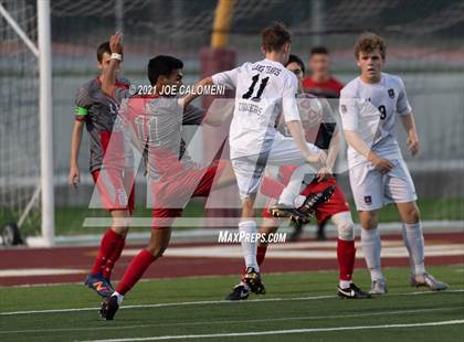 Thumbnail 2 in Lee [Robert E.] vs Lake Travis (UIL 6A Region 4 Final) photogallery.