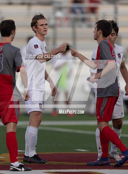 Thumbnail 2 in Lee [Robert E.] vs Lake Travis (UIL 6A Region 4 Final) photogallery.