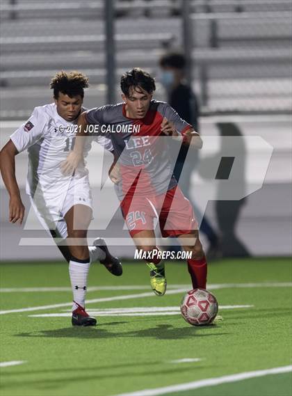 Thumbnail 3 in Lee [Robert E.] vs Lake Travis (UIL 6A Region 4 Final) photogallery.
