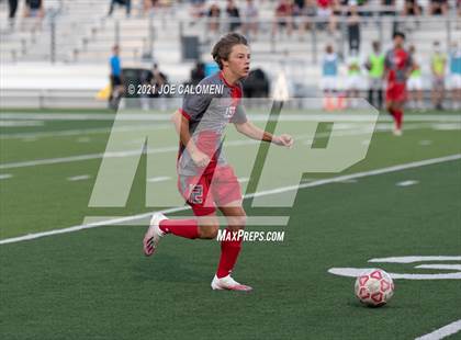 Thumbnail 3 in Lee [Robert E.] vs Lake Travis (UIL 6A Region 4 Final) photogallery.
