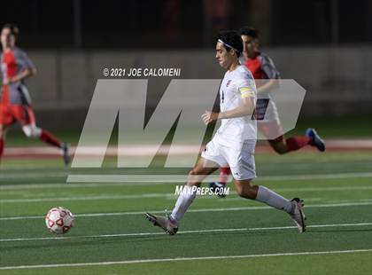 Thumbnail 3 in Lee [Robert E.] vs Lake Travis (UIL 6A Region 4 Final) photogallery.