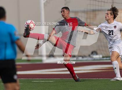 Thumbnail 3 in Lee [Robert E.] vs Lake Travis (UIL 6A Region 4 Final) photogallery.