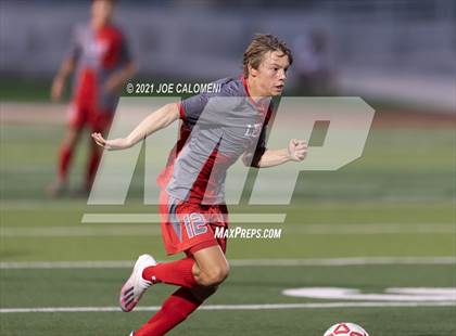 Thumbnail 1 in Lee [Robert E.] vs Lake Travis (UIL 6A Region 4 Final) photogallery.