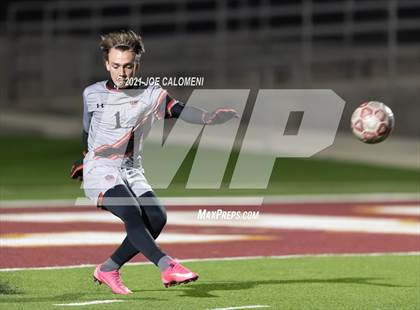 Thumbnail 3 in Lee [Robert E.] vs Lake Travis (UIL 6A Region 4 Final) photogallery.