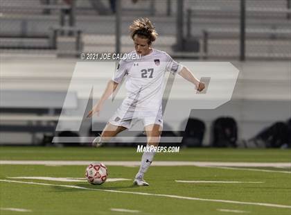 Thumbnail 2 in Lee [Robert E.] vs Lake Travis (UIL 6A Region 4 Final) photogallery.