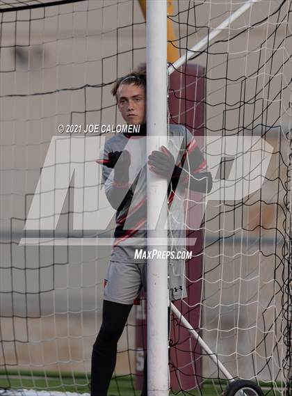 Thumbnail 3 in Lee [Robert E.] vs Lake Travis (UIL 6A Region 4 Final) photogallery.