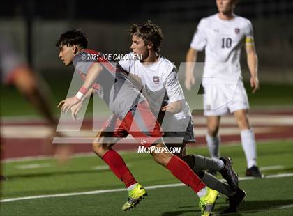Thumbnail 1 in Lee [Robert E.] vs Lake Travis (UIL 6A Region 4 Final) photogallery.
