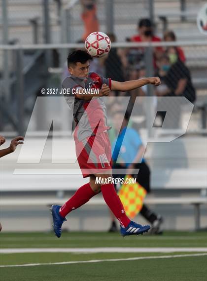 Thumbnail 3 in Lee [Robert E.] vs Lake Travis (UIL 6A Region 4 Final) photogallery.