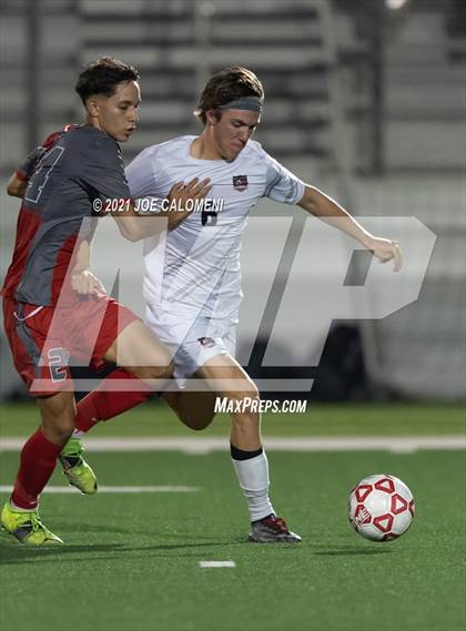 Thumbnail 2 in Lee [Robert E.] vs Lake Travis (UIL 6A Region 4 Final) photogallery.