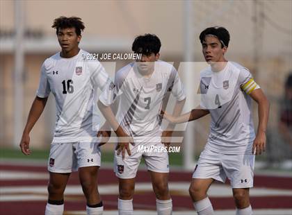 Thumbnail 1 in Lee [Robert E.] vs Lake Travis (UIL 6A Region 4 Final) photogallery.