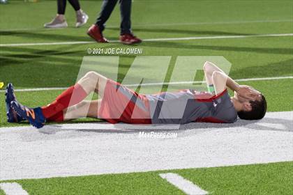 Thumbnail 2 in Lee [Robert E.] vs Lake Travis (UIL 6A Region 4 Final) photogallery.