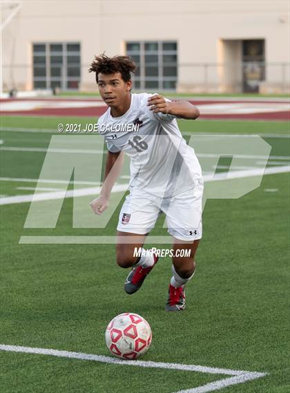 Thumbnail 1 in Lee [Robert E.] vs Lake Travis (UIL 6A Region 4 Final) photogallery.