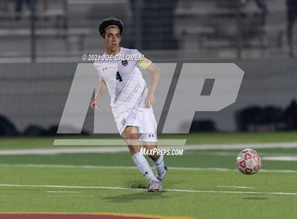 Thumbnail 3 in Lee [Robert E.] vs Lake Travis (UIL 6A Region 4 Final) photogallery.