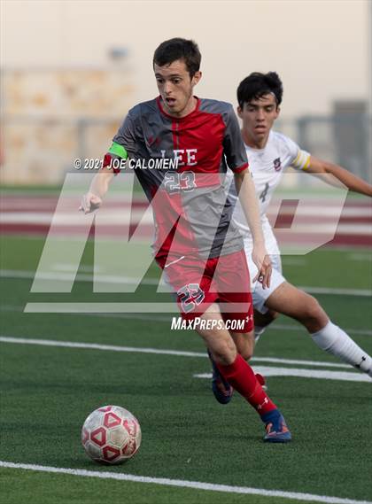Thumbnail 1 in Lee [Robert E.] vs Lake Travis (UIL 6A Region 4 Final) photogallery.