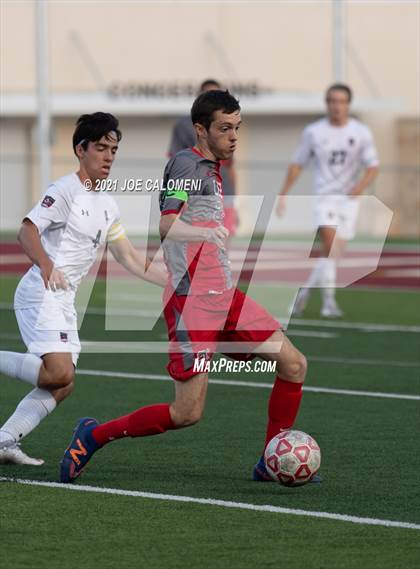 Thumbnail 1 in Lee [Robert E.] vs Lake Travis (UIL 6A Region 4 Final) photogallery.