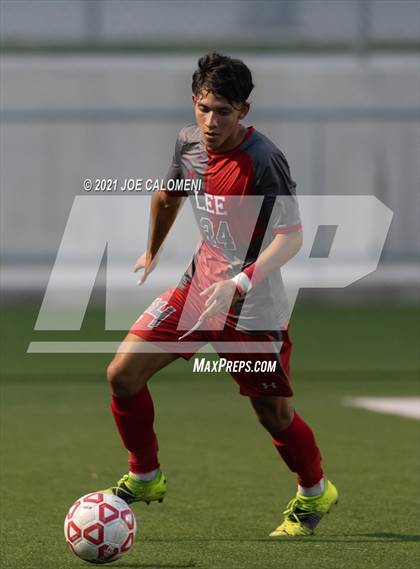 Thumbnail 1 in Lee [Robert E.] vs Lake Travis (UIL 6A Region 4 Final) photogallery.
