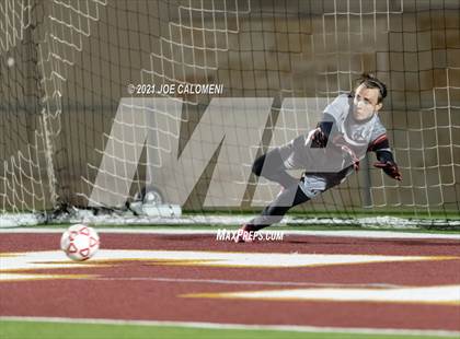 Thumbnail 1 in Lee [Robert E.] vs Lake Travis (UIL 6A Region 4 Final) photogallery.